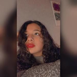 Meet your Posher, Alexia